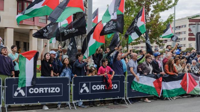 La Vuelta Bisiklet Yarışı, Filistin Destekçilerinin Protestoları Nedeniyle Erken Bitti