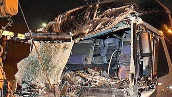 Nijerya'da Düğün Konvoyu Otobüsü Nehire Düştü: 19 Kadın ve Çocuk Hayatını Kaybetti