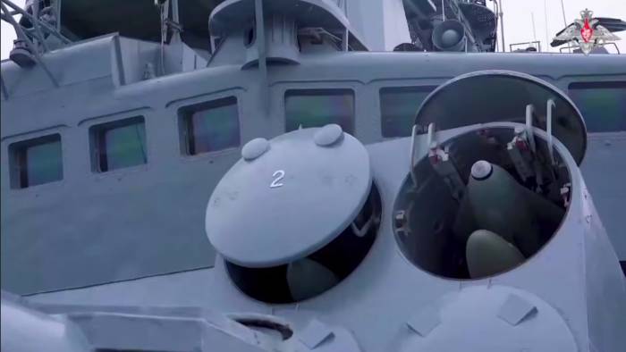 Hipersonik Zircon ve Su-34’lerle dev tatbikat: Moskova’dan gösteri