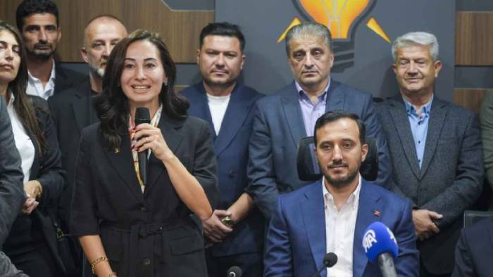 AKP’ye katılan Gürzel ilk kez partililerle buluştu, teşekkür etti