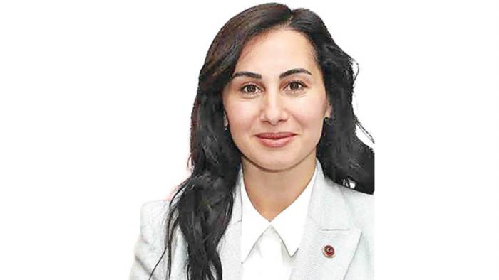 Koltuğa oturur oturmaz AKP’lilere 2 ihale verdi!