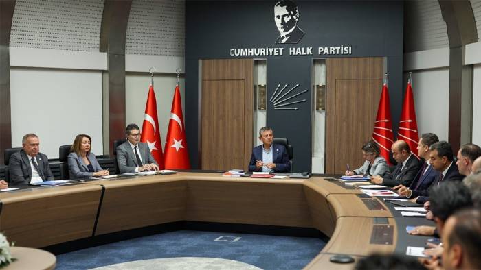 CHP’de çifte kurultay formülü: Özgür Özel üçüncü kez aday