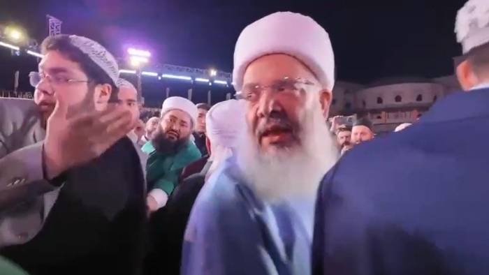 Menzil tarikatının şatafatlı düğününde kavga: Müritler birbirine girdi