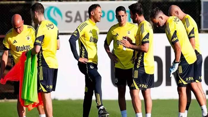 Fenerbahçe’de Tedesco Krizi: Futbolcularla Gerginlik Yaşanıyor, Kadro Dışı Kararları Gündemde