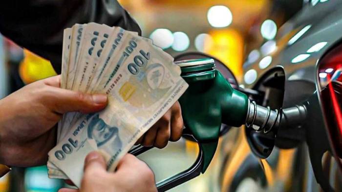 Benzin ve motorine sürpriz zam! İşte yeni fiyatlar