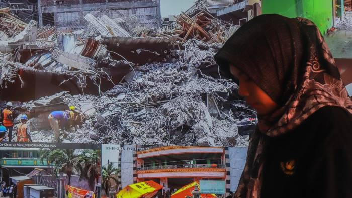 Endonezya’da facia: Yatılı okul binası çöktü, 14 öğrenci yaşamını yitirdi