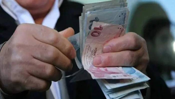 Emekli anketinden çarpıcı sonuç: Katılımcıların %79’u AKP’den memnun değil
