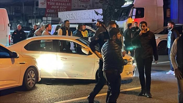 Edremit’te Dehşet: Gaspçı Araçla Rastgele Ateş Açtı, 2 Ölü 5 Yaralı
