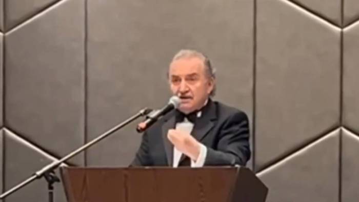 Erdoğan’ın danışmanı Saral, Zeybek’i hedef aldı: ‘Beyni sulanmış, akıl hastanesine gitmeli