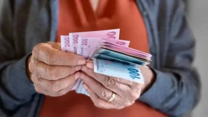 3 Ocak’a kilitlendik! Emekliye büyük gün: Yeni maaş ne kadar olacak?