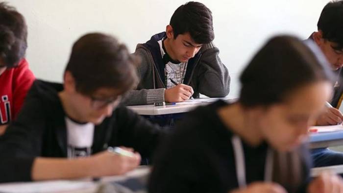 Lise eğitim süresi kısalacak mı? Tekin'den İngiltere örneği: 15-16 yaşında üniversiteye gidiyorlar