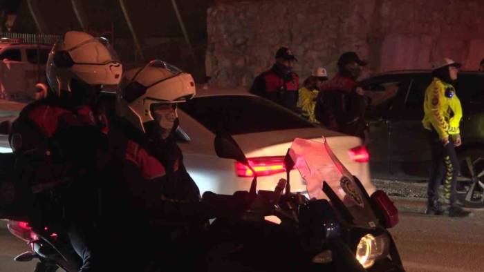 İznik’te Papa Alarmı: 2 Bin 300 Polis Görevde!