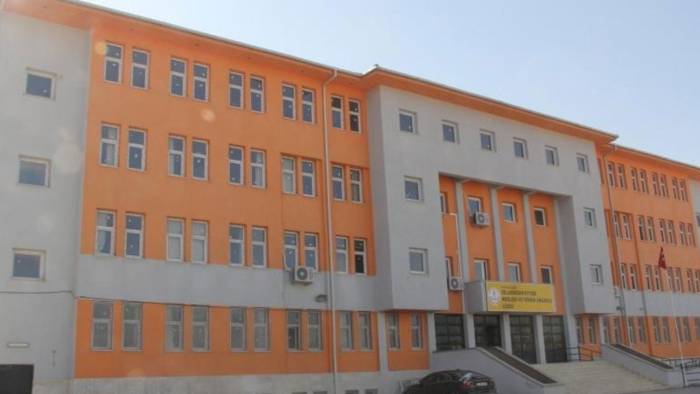 Lisede Taciz İddiası Ortalığı Karıştırdı: Öğretmen Gözaltında!