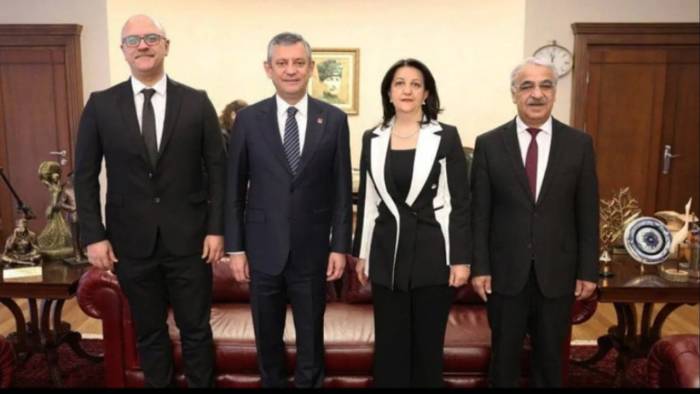 Son dakika… Özgür Özel’den Leyla Zana çıkışı!