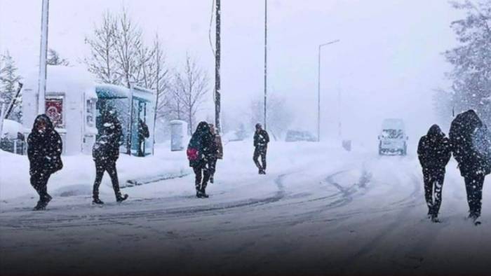 Kar Alarmı! Ulaşım Durdu, Köprüler Kapandı!