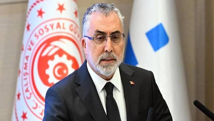 En düşük emekli maaşı için kritik açıklama: Bakan Meclis’i işaret etti