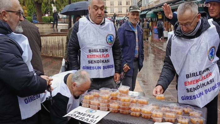 Emeklilerden Dikkat Çeken Eylem: “Zamsızlıkla Hayat Bitti” Mesajı!