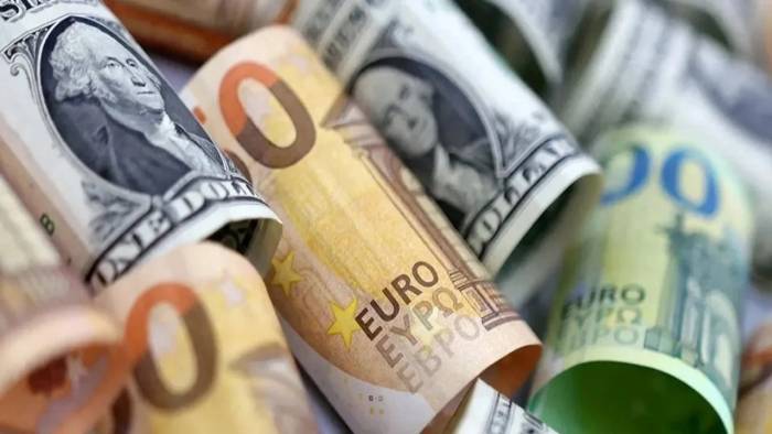 Dolar ve euro güne sakin başladı! Piyasaların gözü iki kritik gelişmede