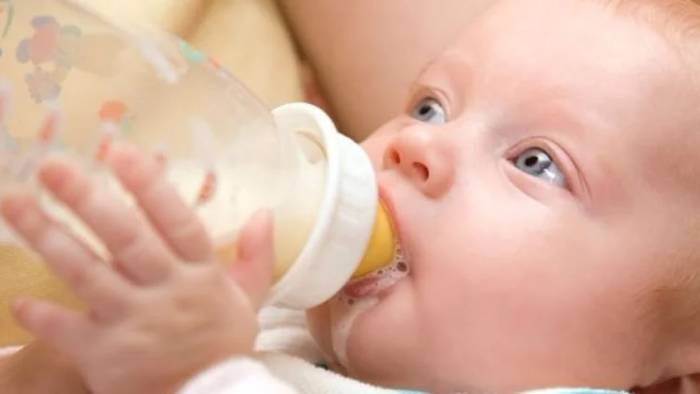 Avrupa’da alarm: Ünlü bebek maması serülid riski nedeniyle toplatılıyor