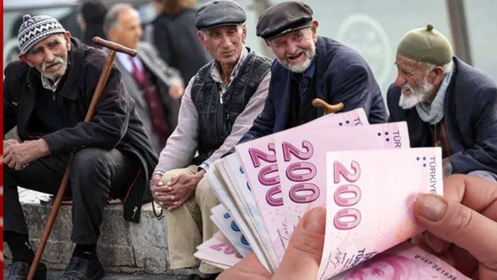 Ekrem İmamoğlu duyurdu: İBB emeklilere 10 bin lira destek paketi verecek