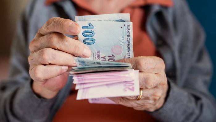 Özgür Erdursun emekli zammı için rakam verdi: SGK verilerini paylaştı