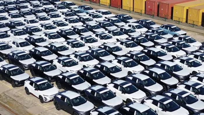 Dev Otomotiv Markası Türkiye'ye Geliyor: Araçlar Sevkiyata Çıktı!