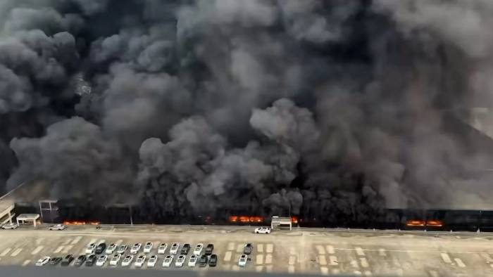 Türkiye Yatırımıyla Gündemdeydi: Otomotiv Devinin Fabrikası Küle Döndü!