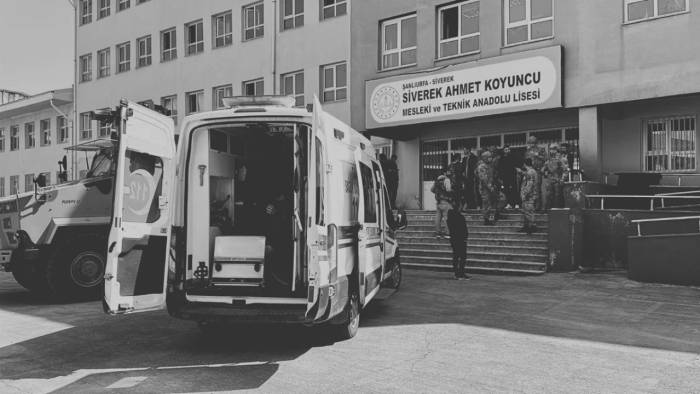 Okul saldırıları toplumsal krizin alarmı!