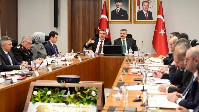 Okul Güvenliğinde Kritik Zirve: Bakanlıklar Yeni Önlemleri Açıkladı!