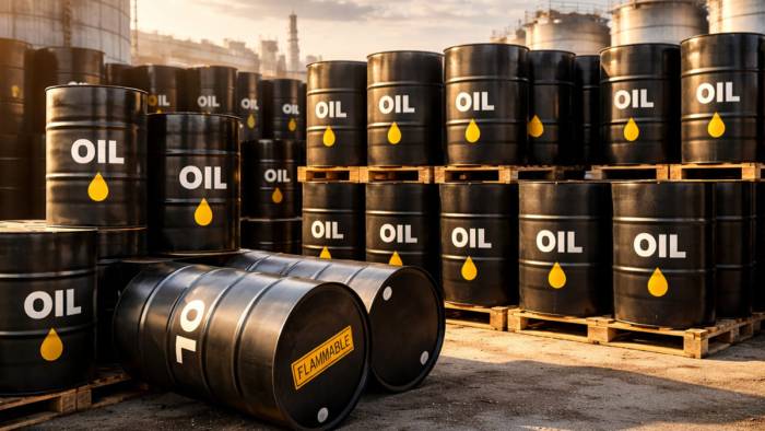 Brent petrol haftaya yüzde 7'yi aşan kayıpla başladı