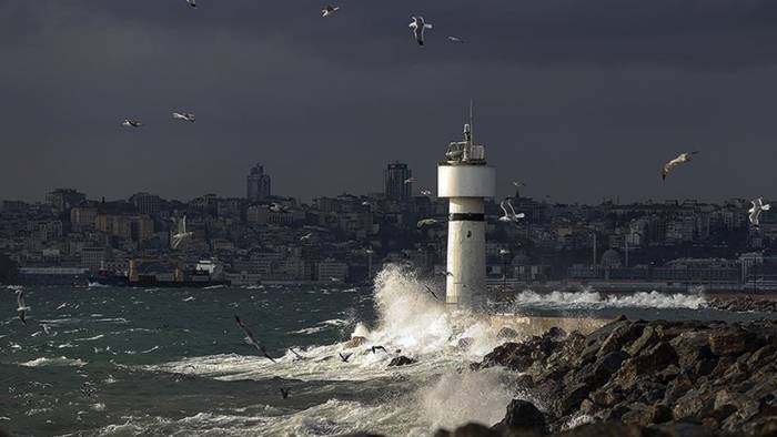 İstanbul Valiliği saat vererek uyardı: İstanbul’da fırtına bekleniyor