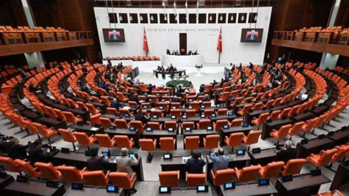 Holdinglere ve yatırımcılara vergisiz dönem mi geliyor? Varlık barışının detayları netleşti!