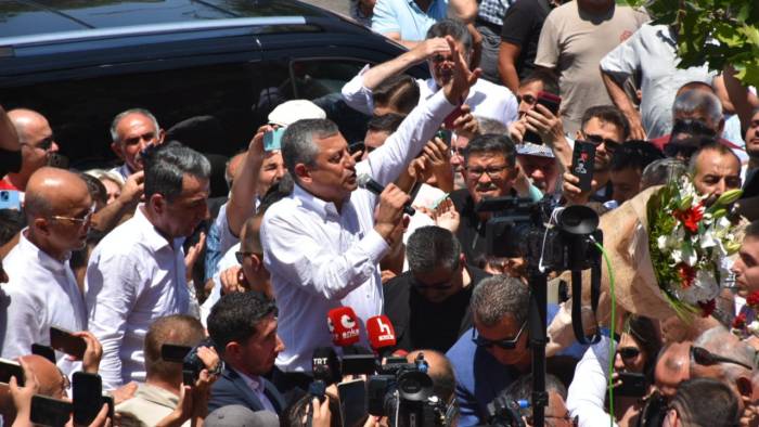 Özgür Özel’den Kararlılık Mesajı: “Bu İktidar Yürüyüşünü Durdurmayız!”