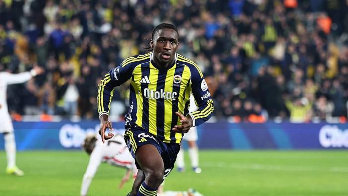 Fenerbahçe'ye kritik maç öncesi kötü haber! Yıldız isim kadrodan çıkarıldı