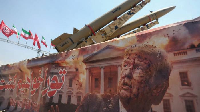 Tahran’da Trump’lı afiş krizi: “Seni öldüreceğiz” mesajı dikkat çekti!