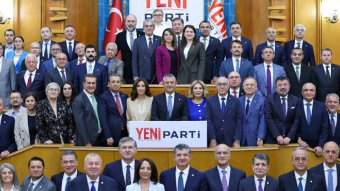 YENİ Parti'ye bağışlar katlanıyor! Yaklaşık 300 milyon lira!