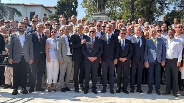CHP'de dikkat çeken ayrılık! İki ilde belediye başkanı kalmadı!
