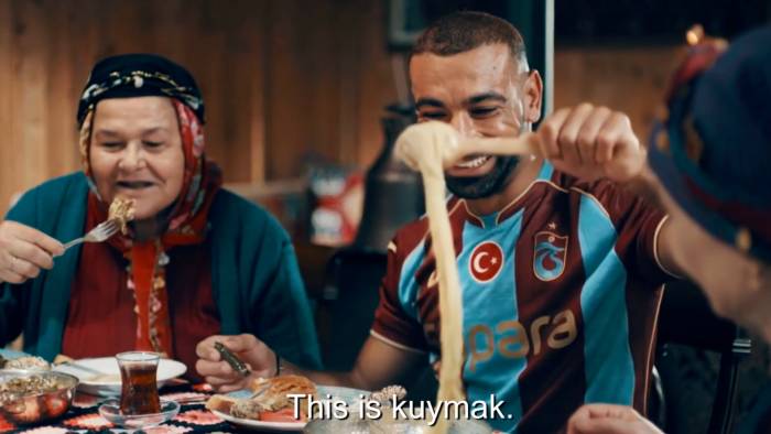 Salah İçin Hazırlanan Kuymaklı Video Gündem Oldu! İzlenme Rekorları Kırıyor!