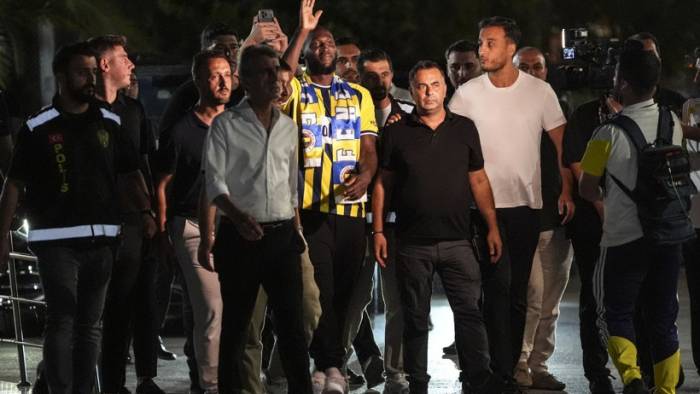 Fenerbahçe’nin Yeni Golcüsü Lukaku İstanbul’da! İlk Mesajı Şampiyonluk: 'Çok İyi Bir Takıma Geldim'