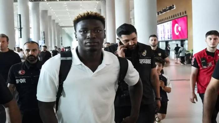 Fenerbahçe’nin yeni transferi Oppong İstanbul’a geldi! İşte bonservis bedeli!