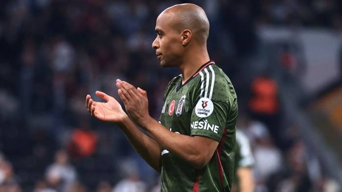 Beşiktaş’ta bir ayrılık daha: Yıldız futbolcu Galatasaray’ın rakibine gidiyor!
