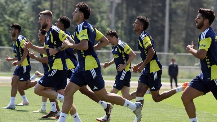 Fenerbahçe'nin Yıldız Transferiydi: Tek Başına Ülkeden Ayrıldı!