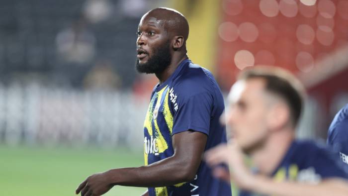 Ünlü teknik direktörden Fenerbahçeli Lukaku'ya sert sözler: Artık sadece yedek!