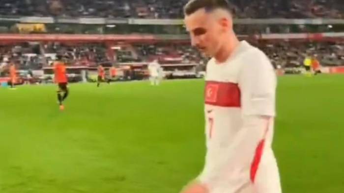 Türk Taraftar Kerem Aktürkoğlu'na Patladı: “Seni Fener'de Oynatmam!”