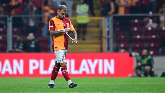 Torreira’dan Galatasaray’da bir ilk! Süper Lig’de ilk kez kırmızı kart gördü