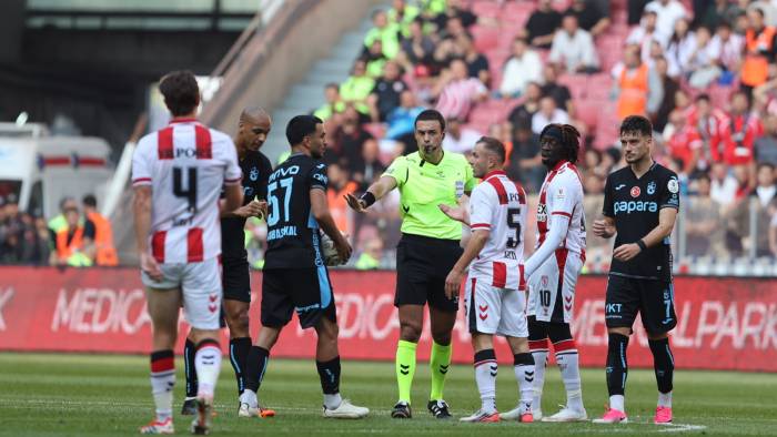 PFDK’den 5 Kulübe Para Cezası! 2 Futbolcuya Men Kararı!