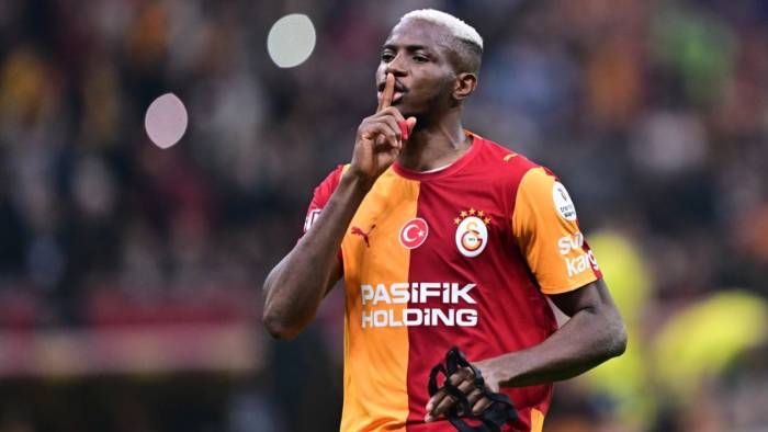 Osimhen’den Fenerbahçe’ye ilk yarıda 2 gol! Rekorunu geliştirdi